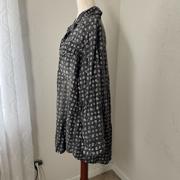 Italy Made Women XL Grey Skull Bones Oversized Button-Up Metallic Trim Skelton - Picture 3 of 8